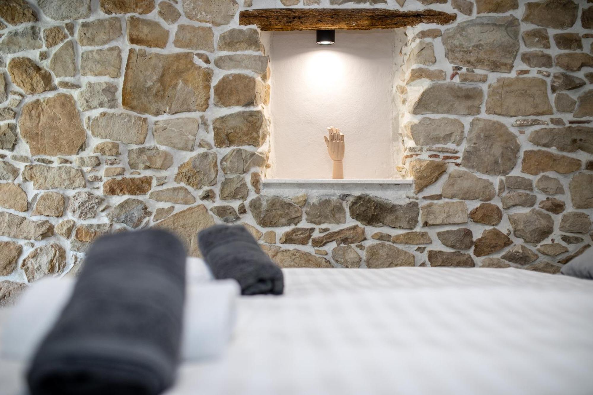 Villa Copun With Heated Pool Mundanije
