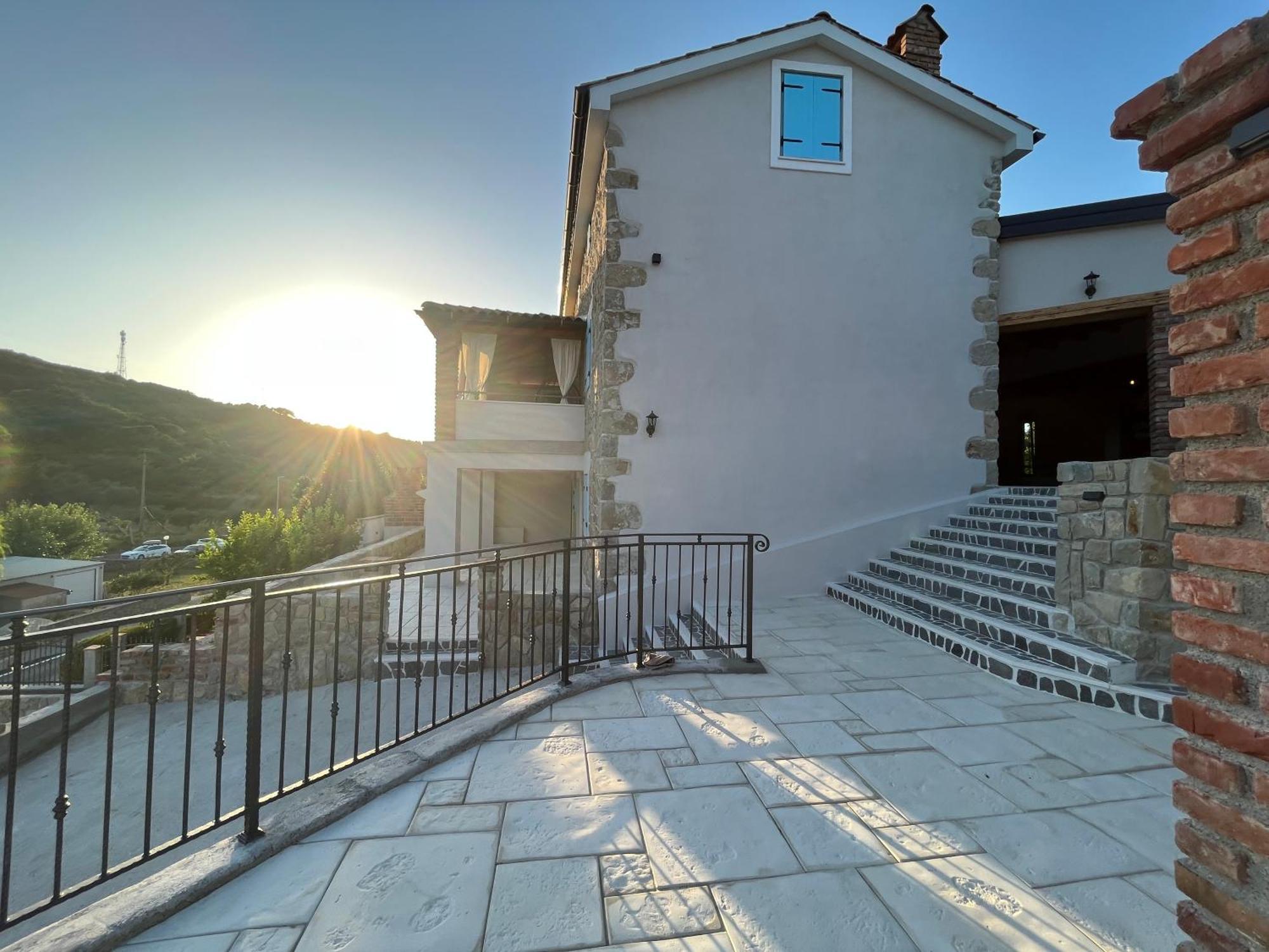 Copun With Heated Pool Villa