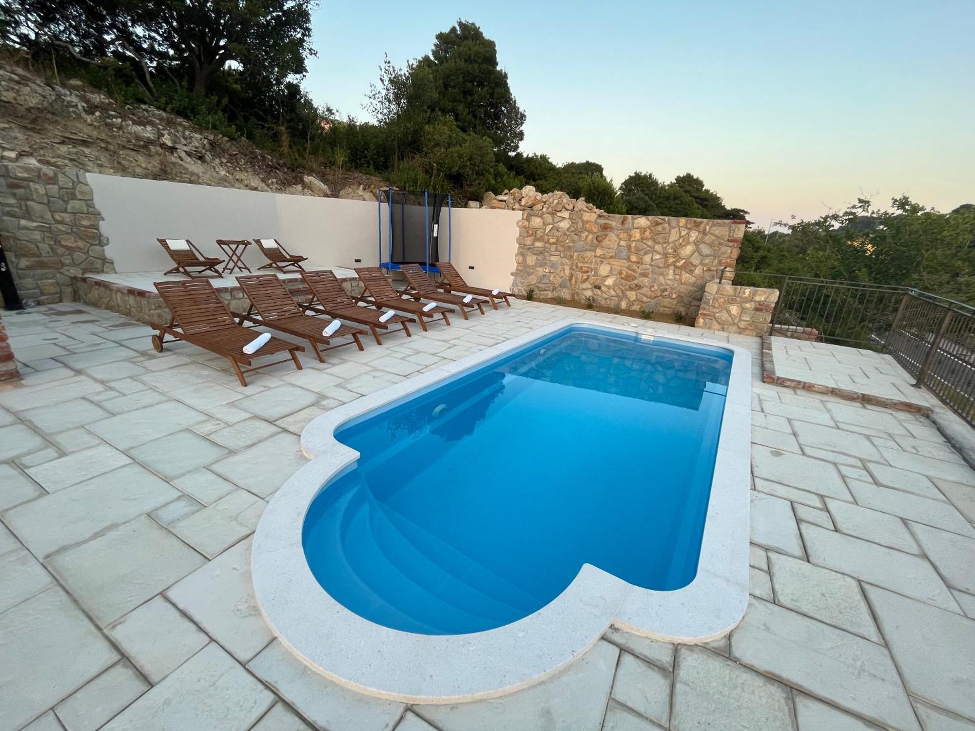 Copun With Heated Pool * Mundanije